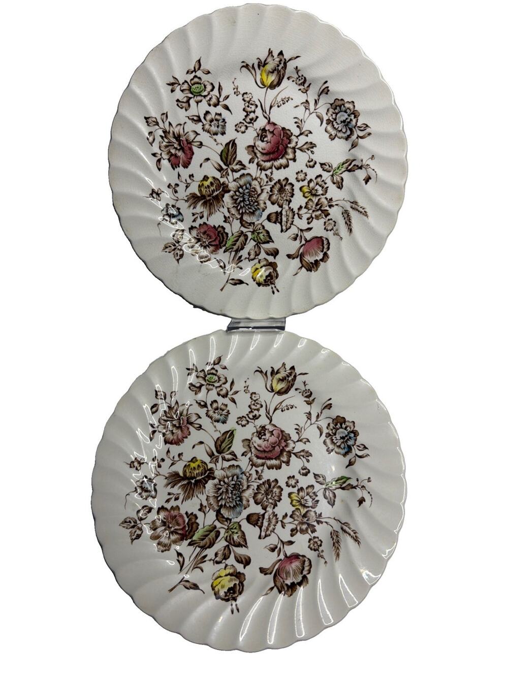 Staffordshire Bouquet 2 Dinner Plates Johnson Brothers Stoke On Trent England